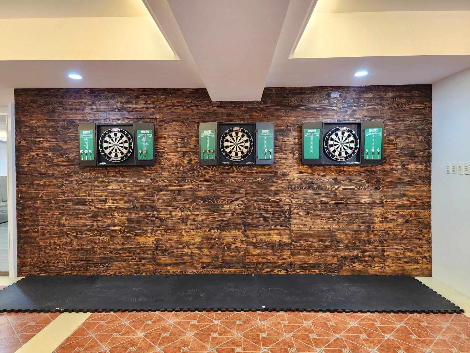 Burgundy Mckinley Place Service Apartment Manila Bagian luar foto